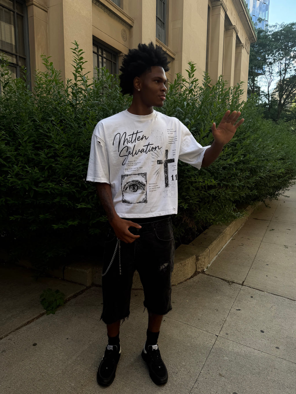 11:10 Grace Through Faith Tee