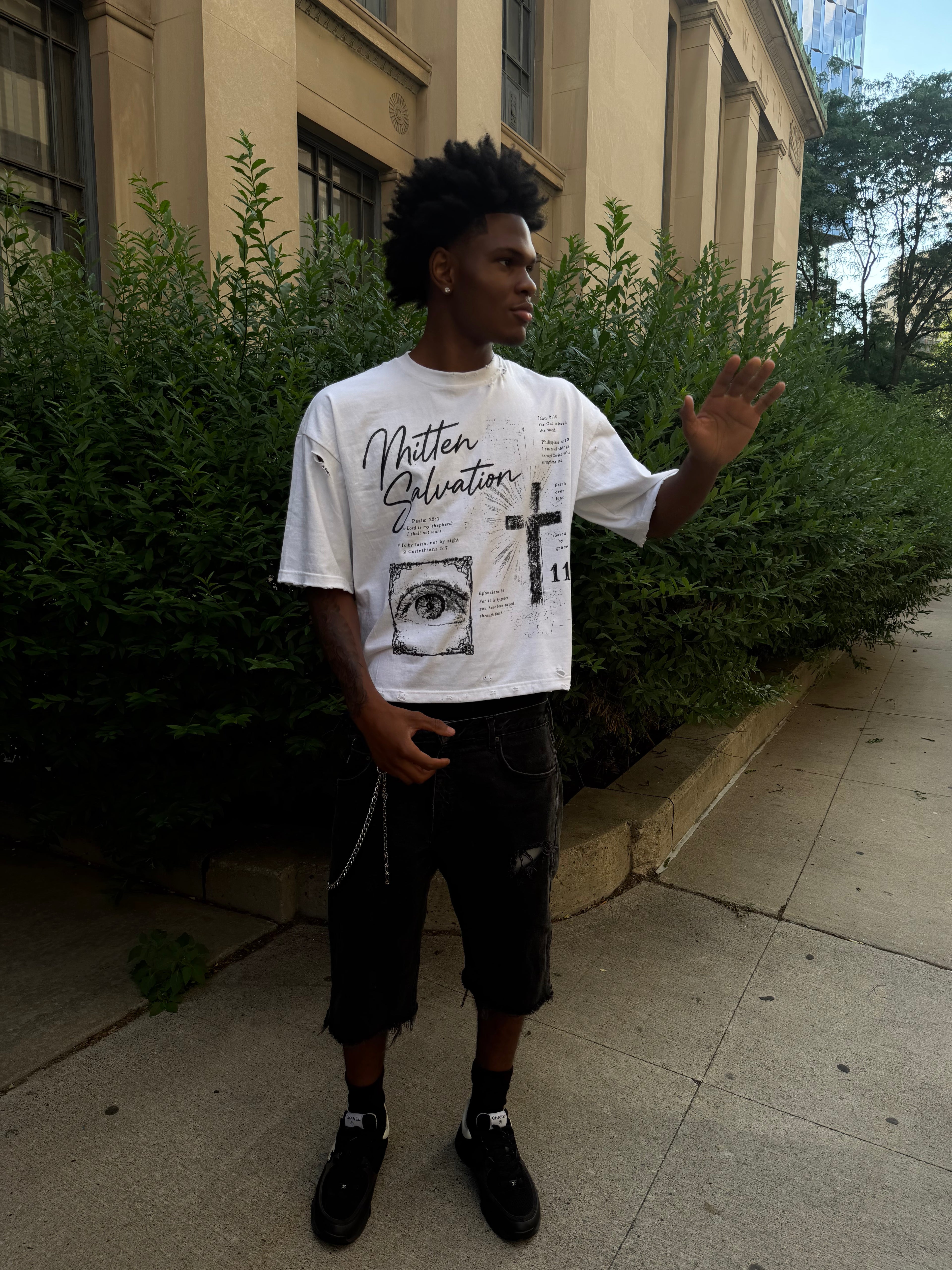 11:10 Grace Through Faith Tee